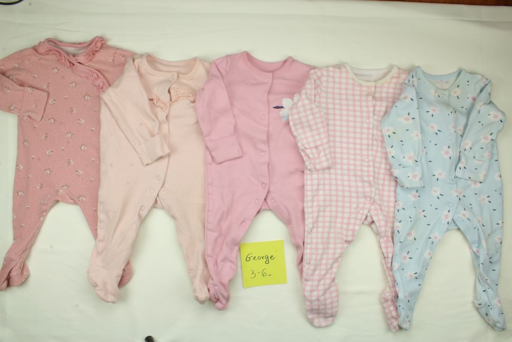 Лот бебешки дрешки