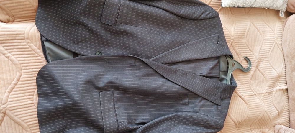 Продам костюм 54р