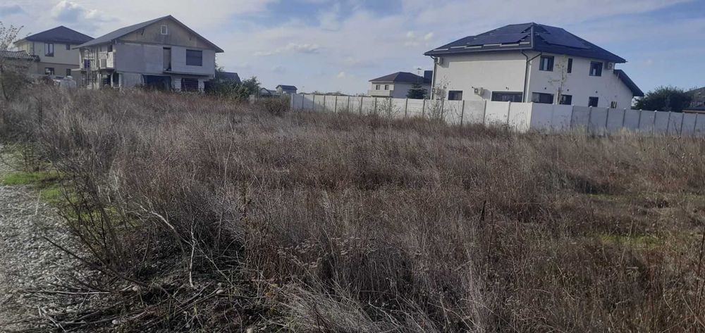 Domnesti- str. Simfoniei, intravilan - construibil,  775mp cu dubla deschidere la 2 strazi - 27x28,  gaz, curent, zona de casecase,  asfalt pana
