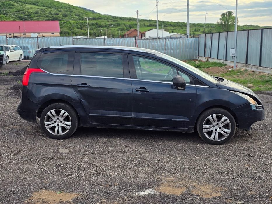 Peugeot 5008 1.6hdi 2012g.