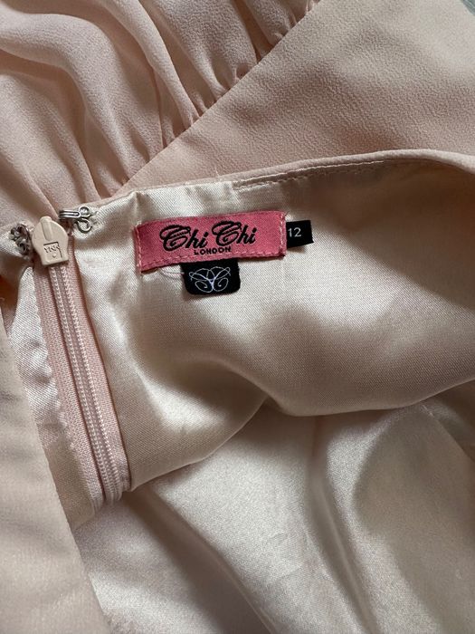 Рокля на марката Chi Chi London
