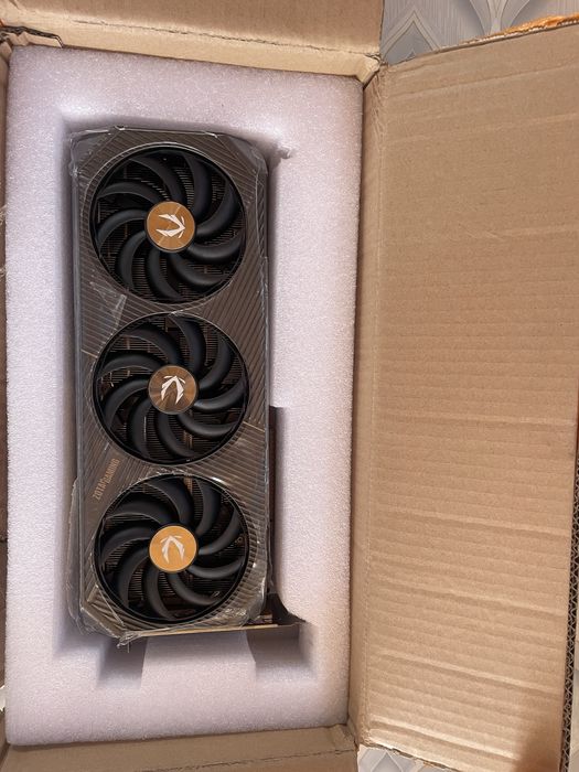 Видеокарта zotac gaming GeForce RTX 5090 solid OC новая