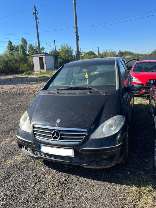 Dezmembrez Mercedes Benz A150 W169 negru 2006 4usi benzina