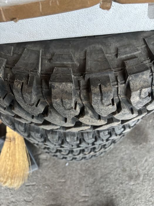 Продам резину с дисками новая