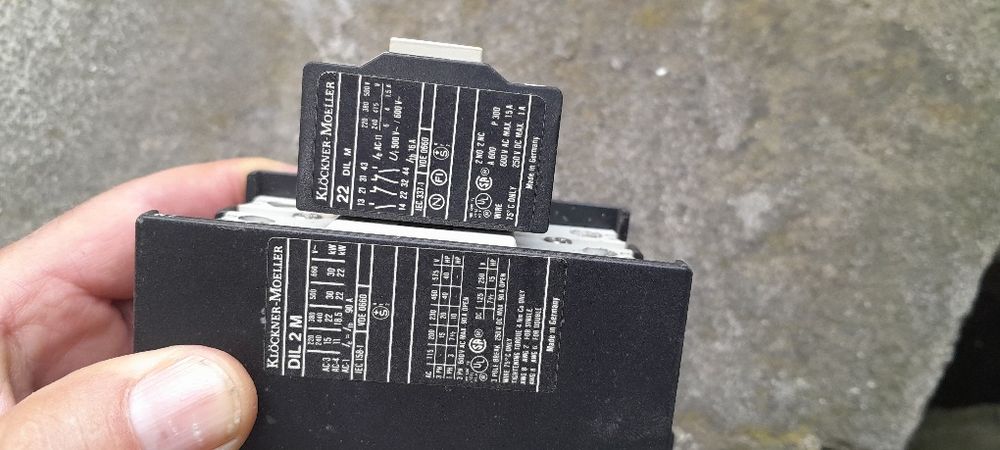 Трифазни контактори MOELLER