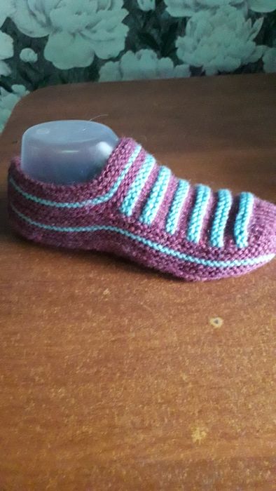 Следки, тапочки.