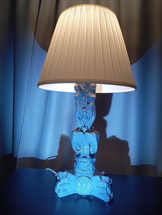 Veioza masiva, exotic sculptata cu elefanti si dansatoare