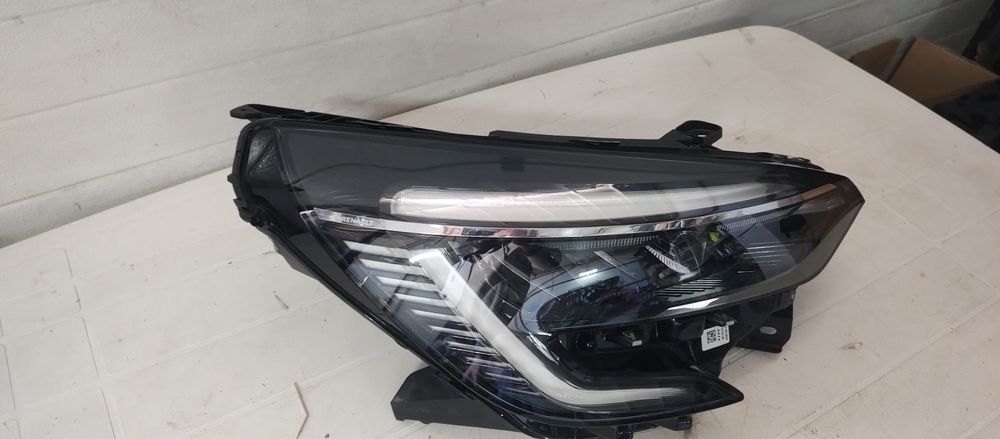 Far dreapta clio 5 full led cod 260109379R