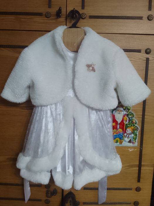 Продам одежду на 2 -4 годика