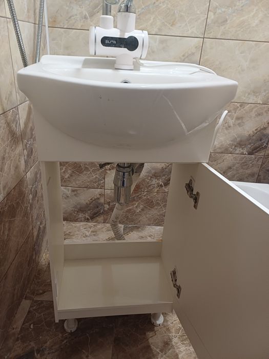 ПВЦ  шкаф с мивка за баня