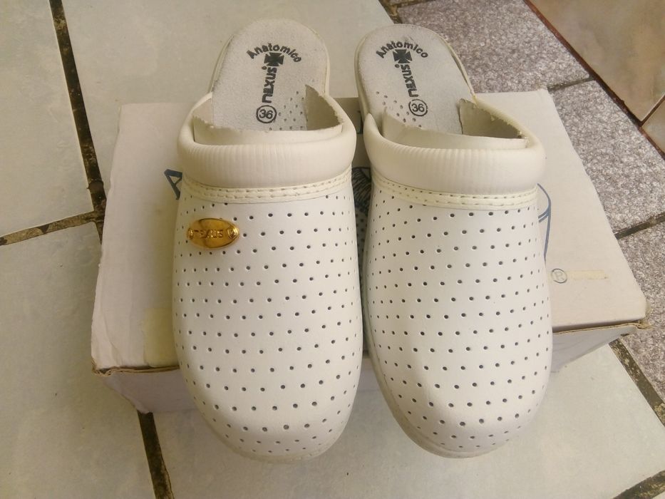 Papuci piele naturala noi