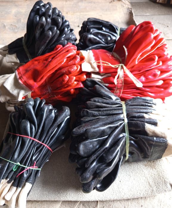 Перчатки прорезиненные 57 пар