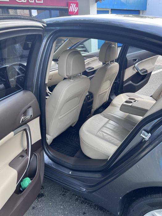 Opel insignia 2000cm pe firma se ofera factura neplatitor de tva