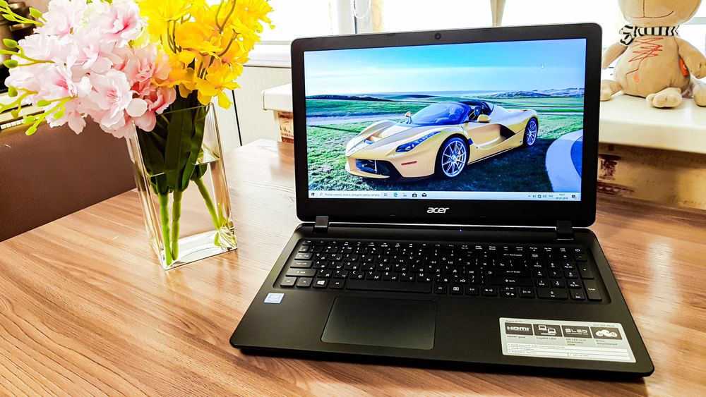 Acer Aspire ES 15 Core i3-6006U HD Graphics 520 HDD 500GB  Red Geek