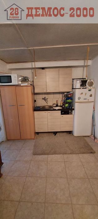 Самостоятелна къща с двор в с.Бенковски