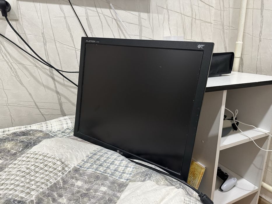 Монитор LG Flatron L1919S