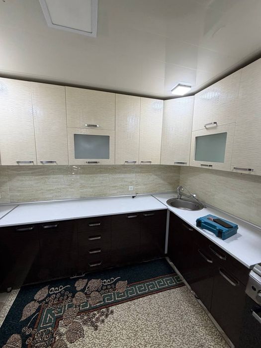 Срочно продаётся кухонный гарнитур идеальное состояние