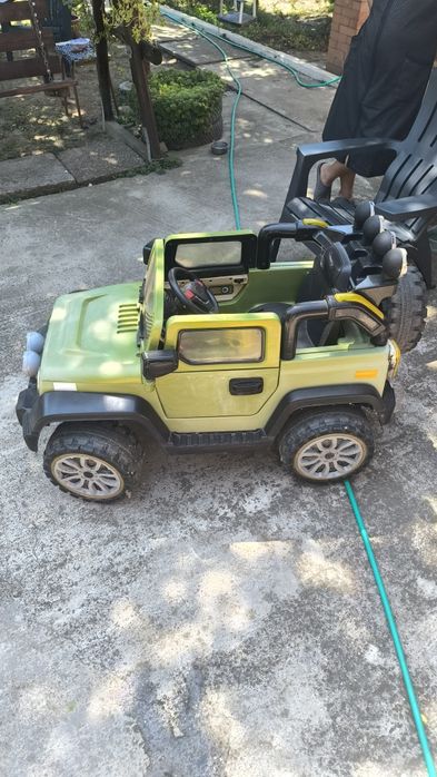 Mașină electrică ( Jeep )