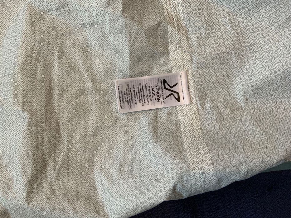 Revolution Race-оригинално яке 40м