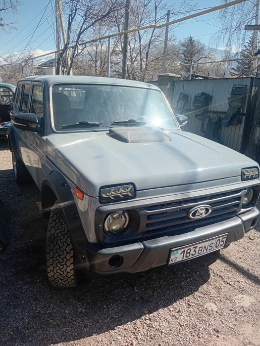 Продам ниву 21310