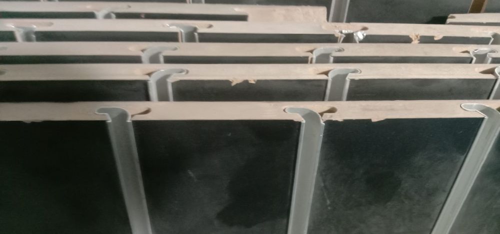 Витрины, вешалки