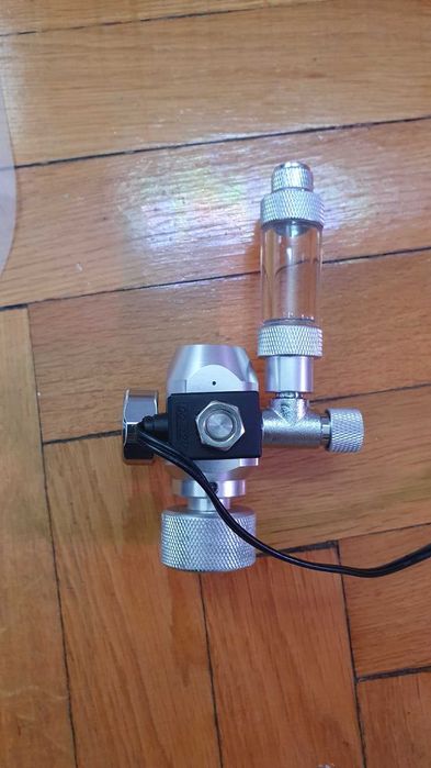 Reductor cu electrovalva co2