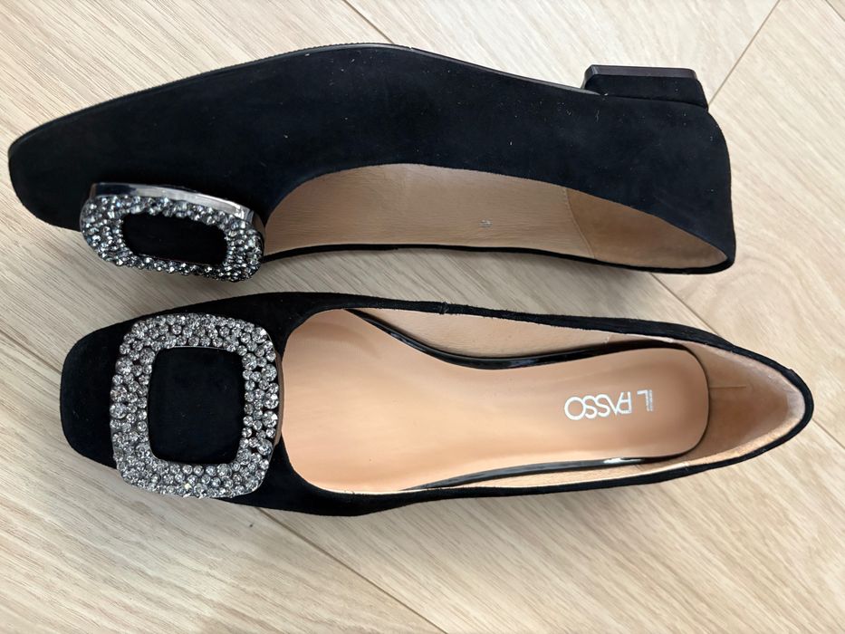 Balerini, 40, piele intoarsa