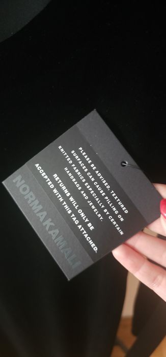 Norma Kamali черна секси рокля с цепка