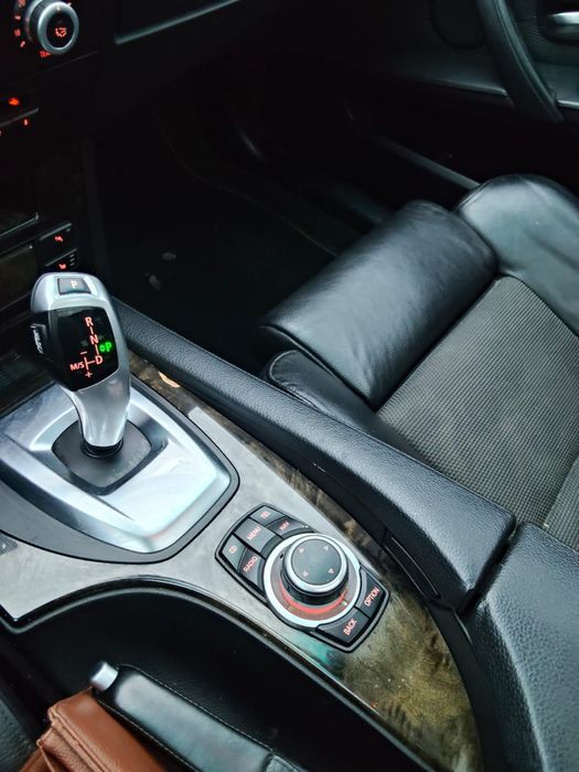 Vând sau schinb BMW  seria 5