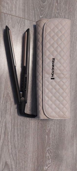 Placa de indreptat parul Remington Keratin Therapy Pro S8590
