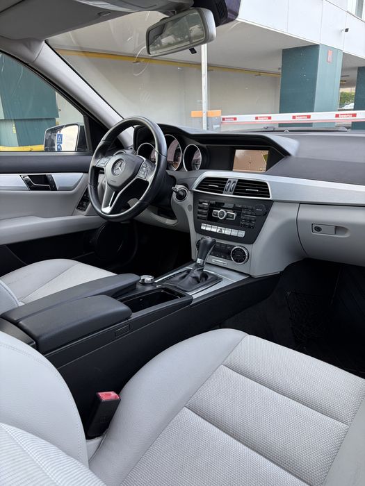 Mercedes-Benz C 198.000 km / 2012 / Facelift Euro 5 / Avantgarde / C200