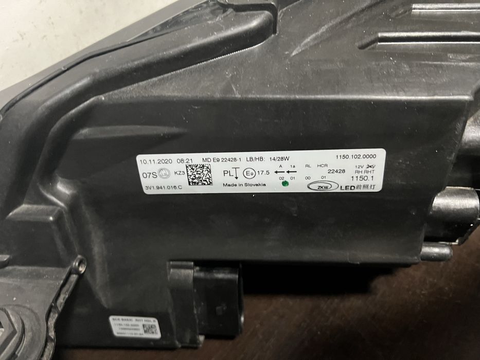 Far dreapta full led fara matrix Skoda Superb 3 Facelift an de la 2019