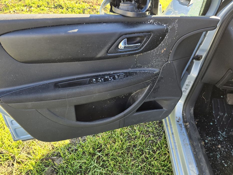 Продавам цитроен ц4 1.6 бензин на части само