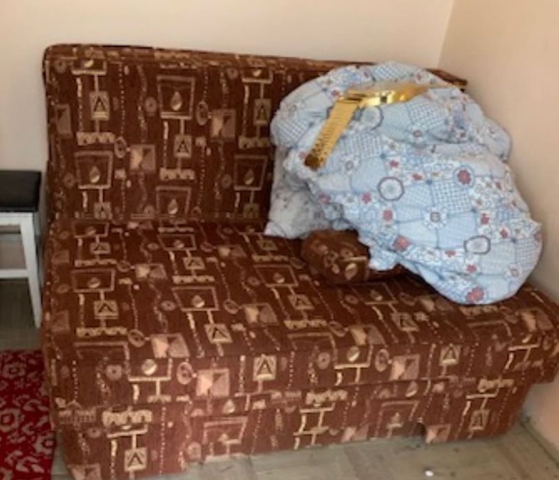 Canapele extensibile și mobilier gratis