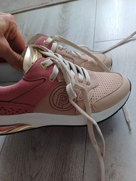 Adidași Liu Jo.   .