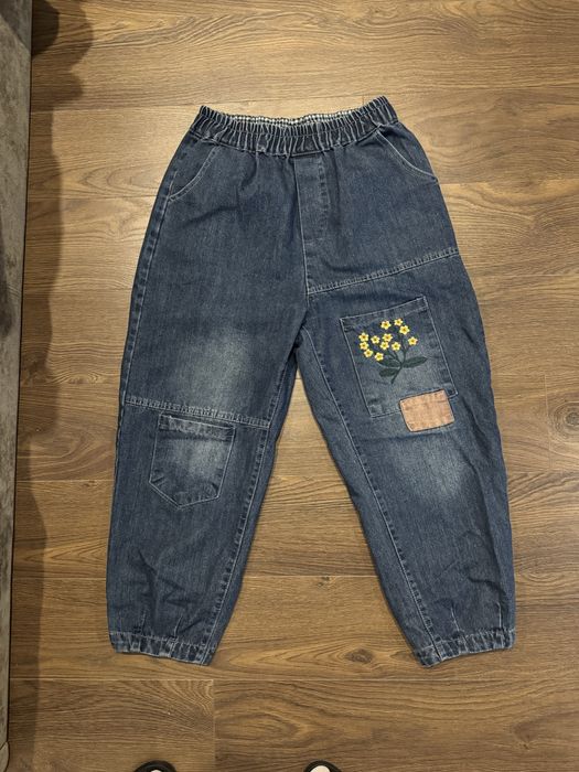 три различни модела дамски дънки