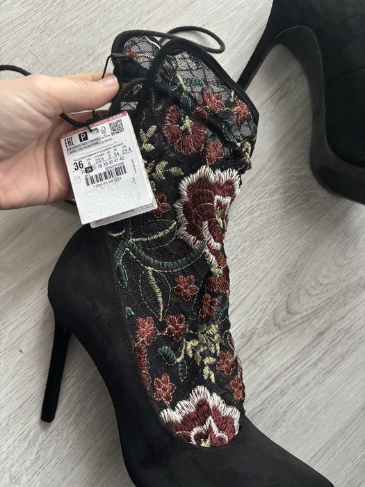 Нови елегантни боти Zara