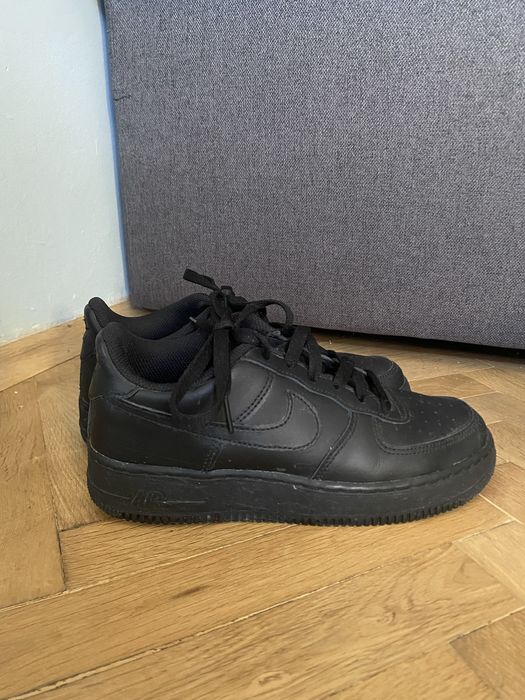 Нови черни обувки Nike