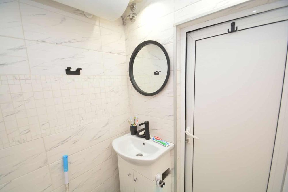 Дава се под наем Тристаен апартамент в Варна, Базар Левски - 60 кв.м за 562 € - Снимка #7