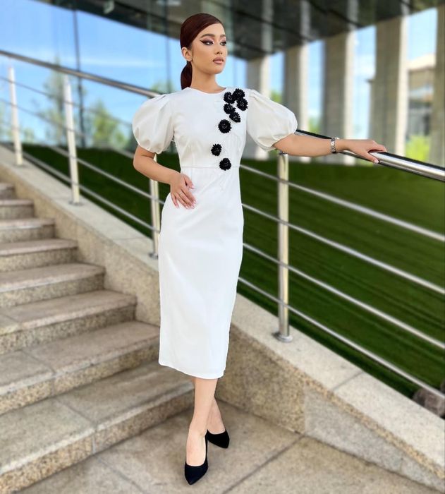 Красивое платье в идеальном состоянии