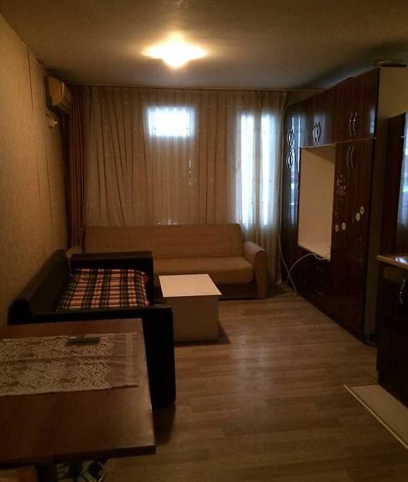 Дава се под наем Двустаен апартамент в Бургас, Възраждане - 50 кв.м за 100 € - Снимка #1