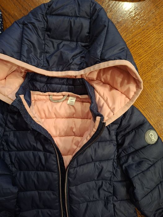 Продам  куртки на весну, безрукавку для девочки