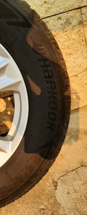 Гуми Hankook 215/70/16 - 4броя~5мм.