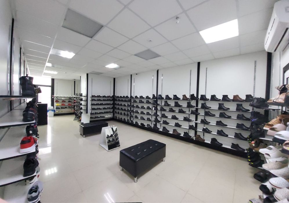 Продам тд кристал  1200 м кв в самом центре