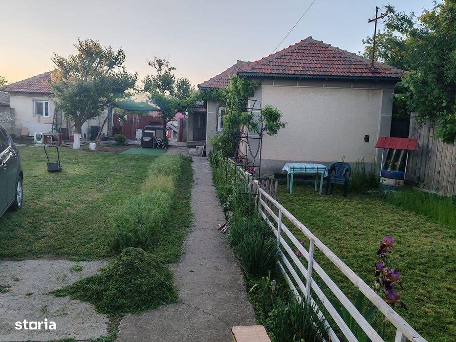 Casă cu teren generos în centrul comunei Cogealac