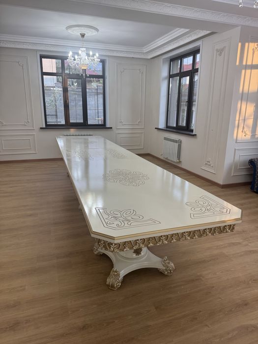 Стол 5 метров в отличном состоянии