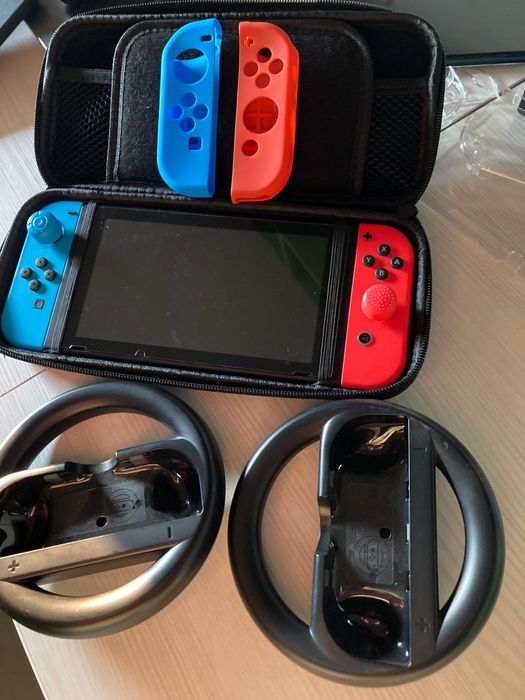 Nintendo Switch, 3 jocuri, Pro Controller, Accesorii Volane, Husă