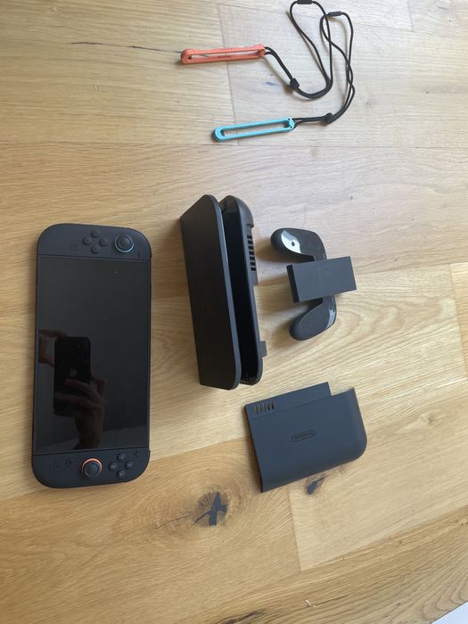 Nintendo swich 2 folosit 1 data vine cu totul