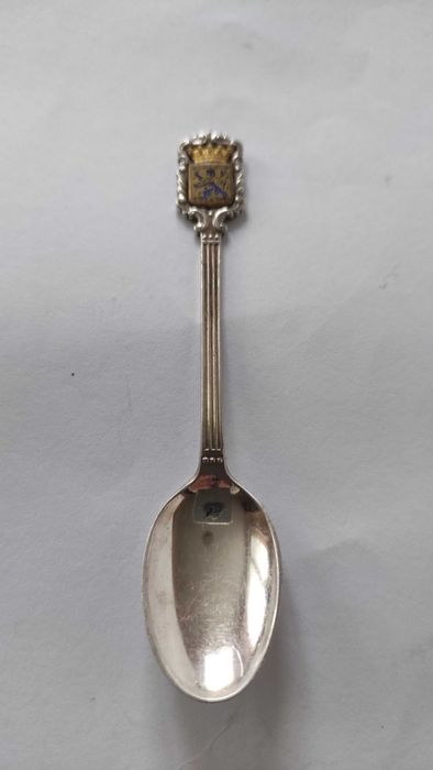 Посребрени лъжички с релефни дръжки