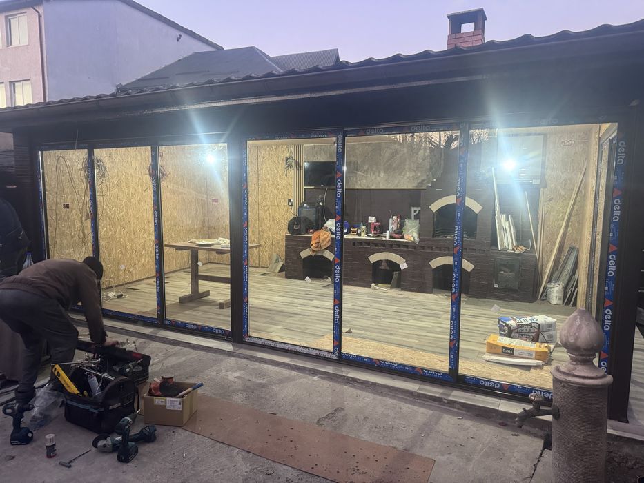 Pergole terase de lemn cu ichideri din sticla .Constanta si Tulcea